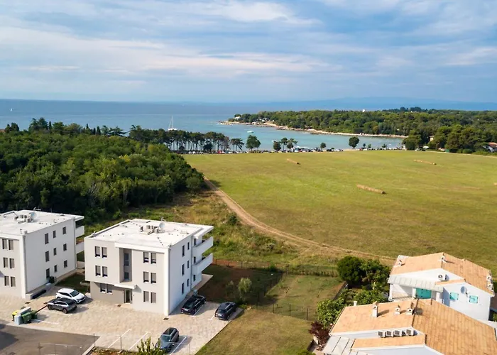 Baden Resort Basanija, Umag-With Sea View, Parking And 300M From The Beach