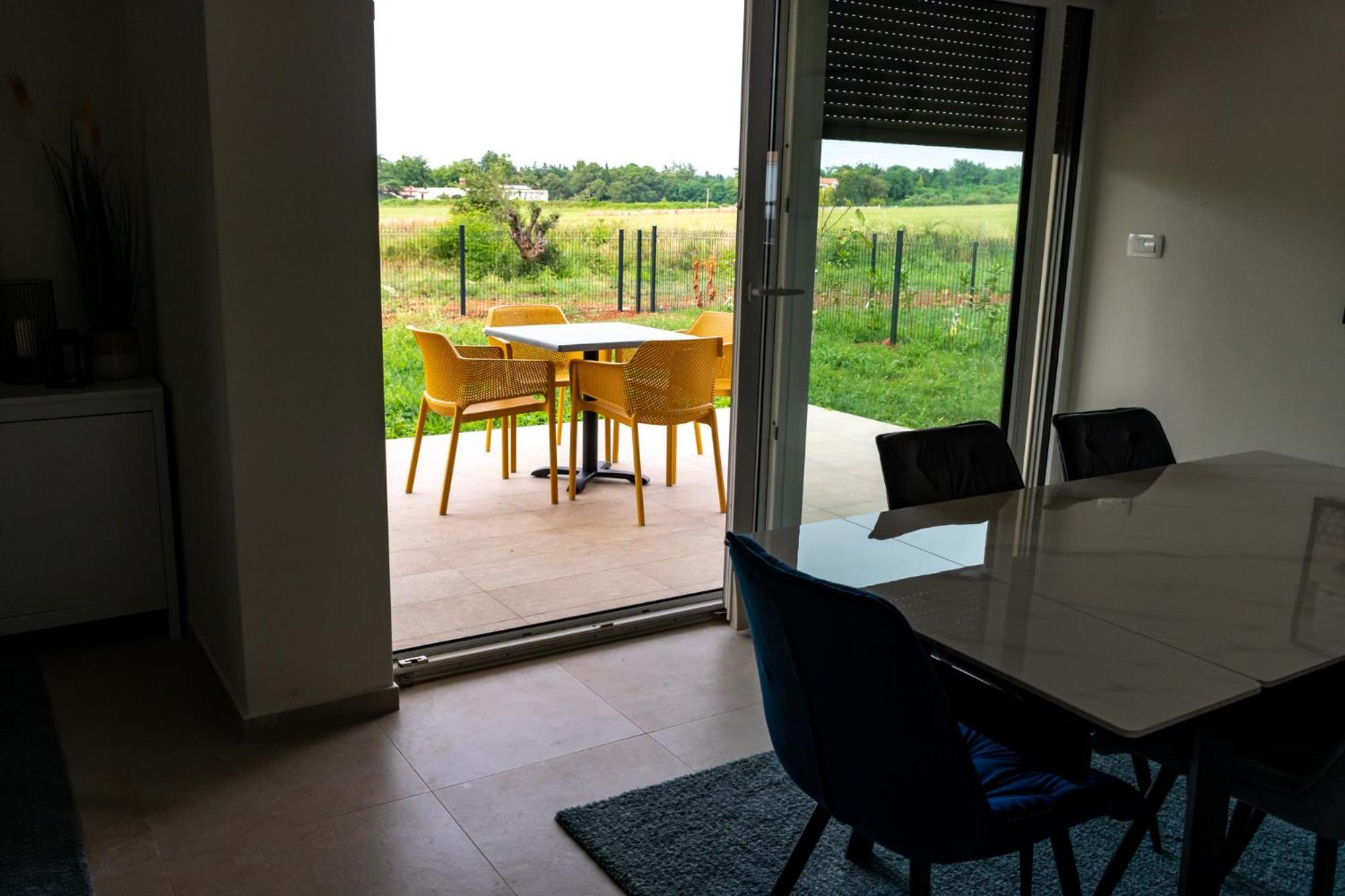 Baden Basanija, Umag-with Sea View, Parking And 300m From The Apartment